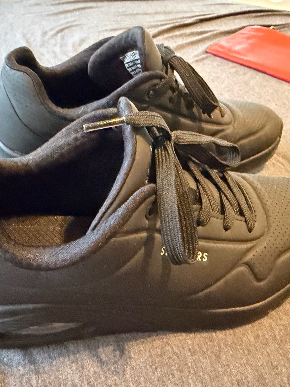 Skechers womens Black Low-Top Comfort Sneakers 8.5